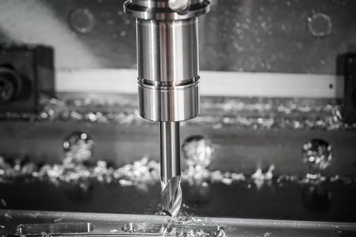Usinagem CNC para peças industriais sob medida na Metalúrgica Moriá